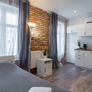 stay99-apart.poznan-hotels.com/